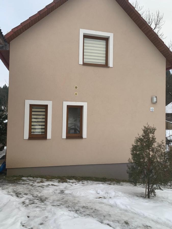 Cottage house بودوبوفيست المظهر الخارجي الصورة